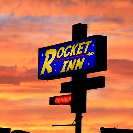 Rocket Inn 트루스오어콘시퀀시스 외부 사진